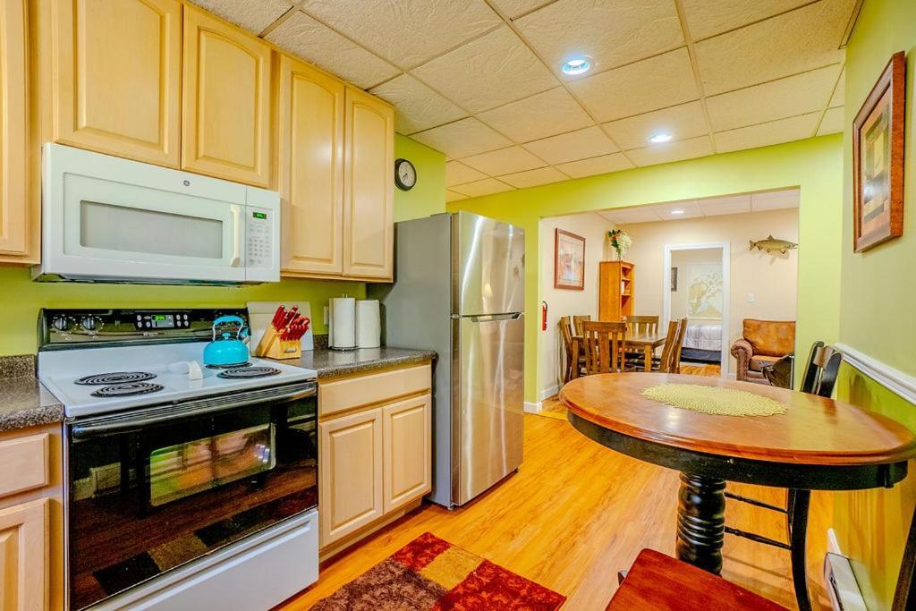 Hidden Gem, 3 Bed Cozy Condo - Dogs Welcomed بايفيلد المظهر الخارجي الصورة